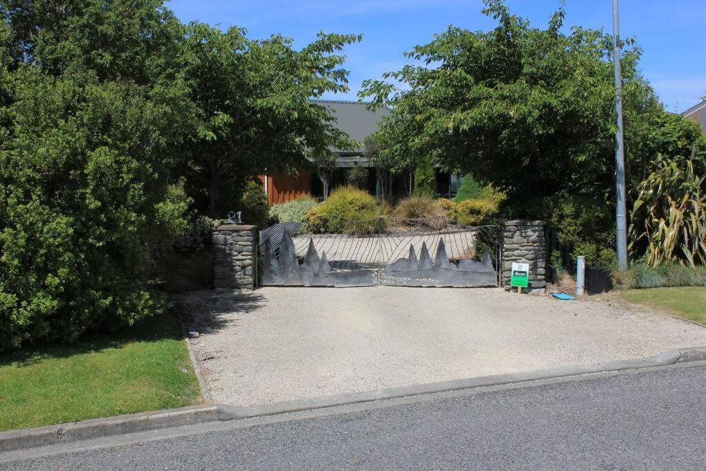 Villa Popular Family And Pet Friendly Modern Cosy Bach Wifi Hanmer Springs Esterno foto